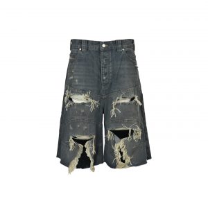 Distressed denim shorts - M