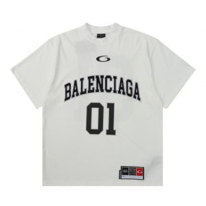 01 Lettering Distressed T-shirt