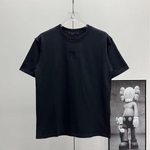 Debossed Graphic Crew Neck T-Shirt - M