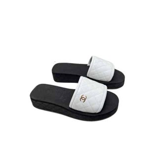 Chanel Cc Quilted Platform Slides White - 36 Eu 5 Us 23 5 Cm 9 2 In