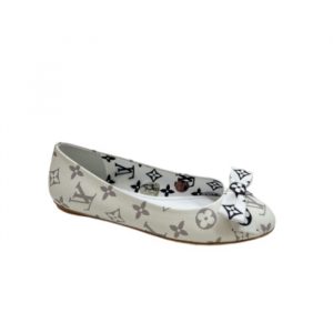 Gucci Women'S Rhyton Gucci Logo Leather Sneaker 528892 Drw00 9522 - 35 Eu 4 Us 23 Cm 9 In - 37 Eu 6 Us 24 Cm 9 4 In